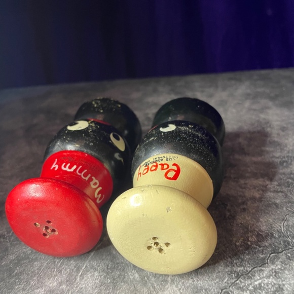 Black Americana Mammy and Pappy Salt and Pepper Shakers - Picture 4 of 9